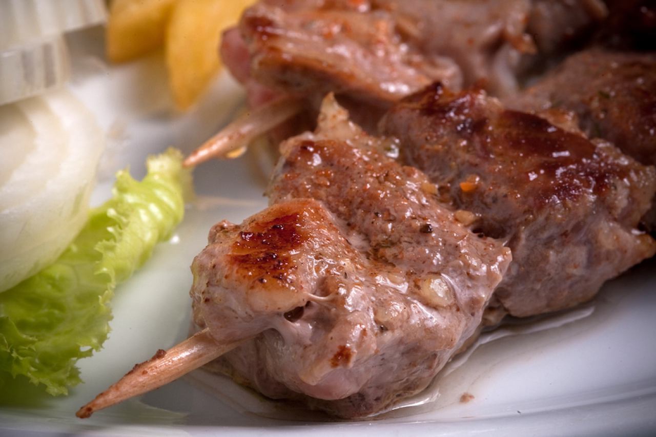 MESNI SPECIJALITETI / MEAT DISHES / FLEISCHGERICHTE / PIATTI DI CARNE
