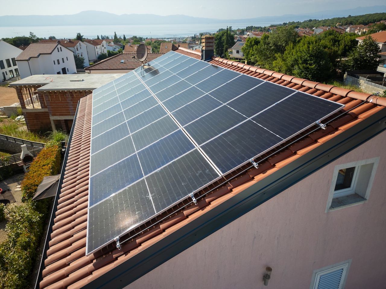 FOTONAPONSKE ELEKTRANE ZA KUĆANSTVA