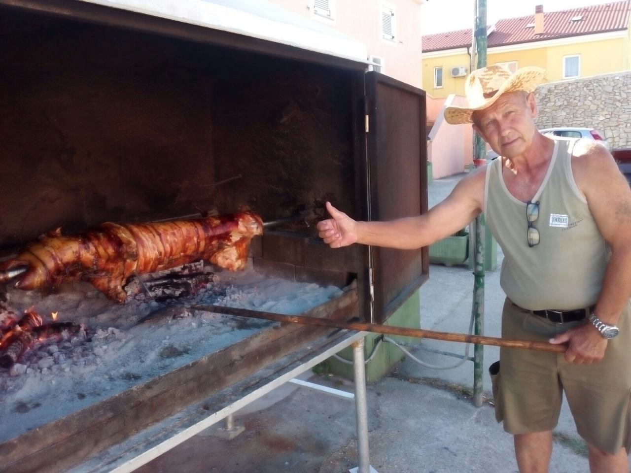 VLADO HALUSKA Barbecue Mason with 20 Years Experience 
Today working at Tawern Gromača 