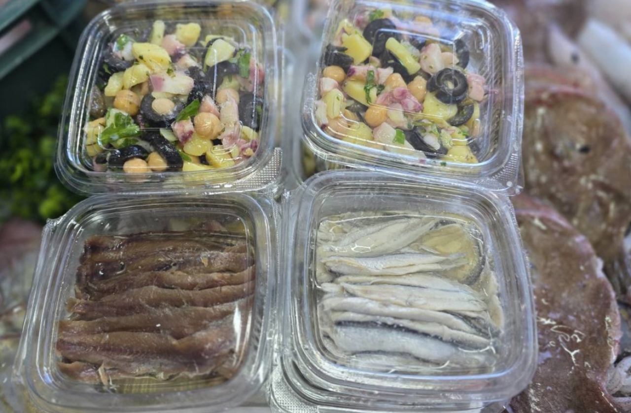 SVJEŽA RIBA, OBILNE MARENDE I RUČKOVI U RIBARNICI NIKA