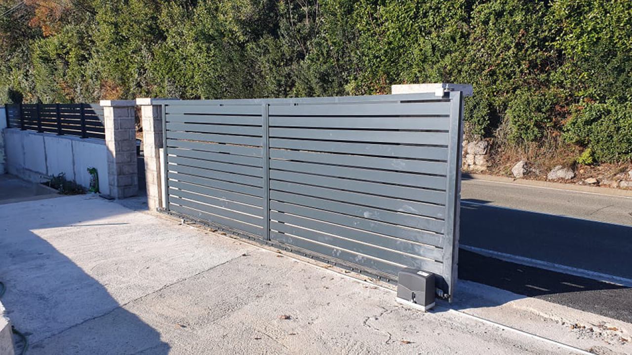 PORTUNI KLIZNI KRILNI | OGRADE ALUMINIJ, ŽELJEZO