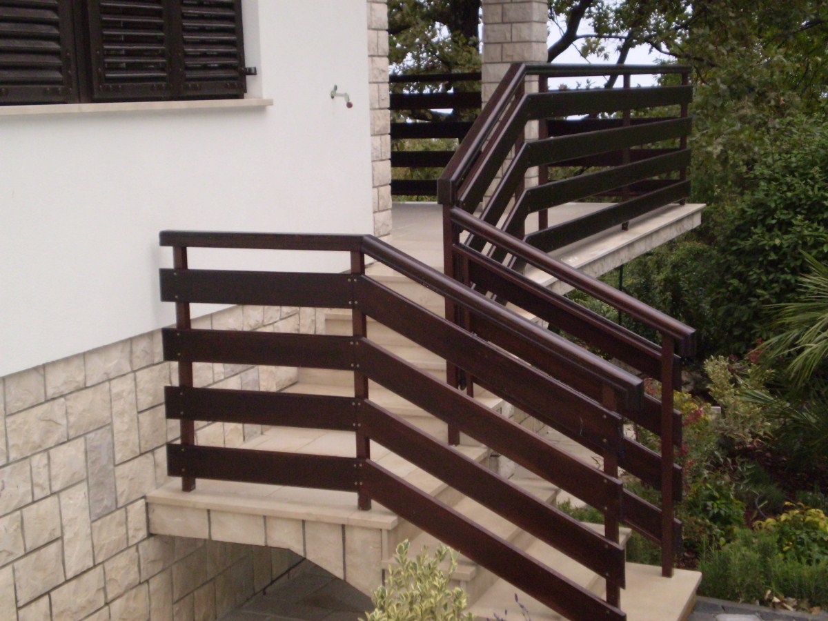 Drvene stepenice za potkrovlje