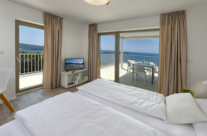 Apartments with sea view on Rab